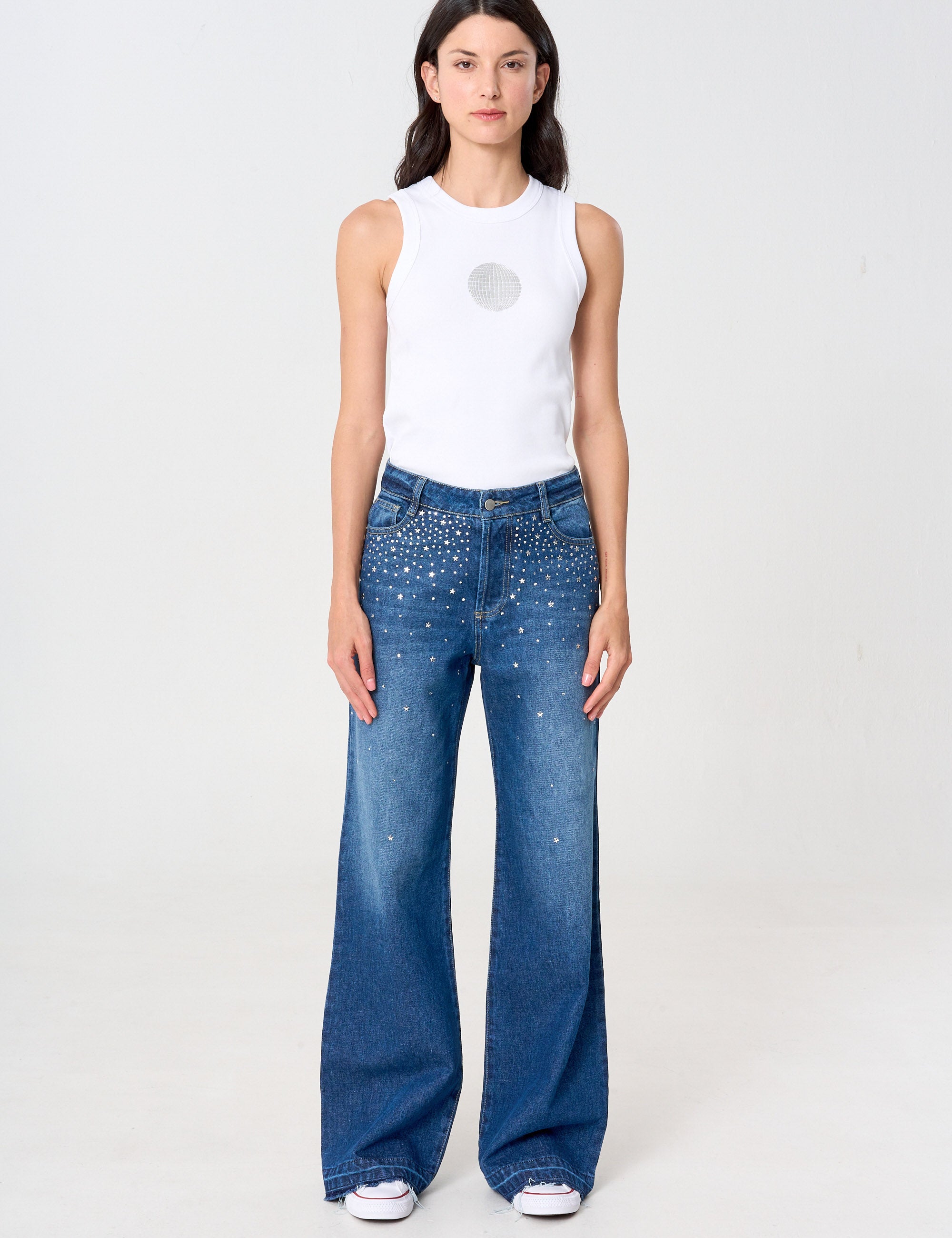 jean femenino oscuro con estrellas 