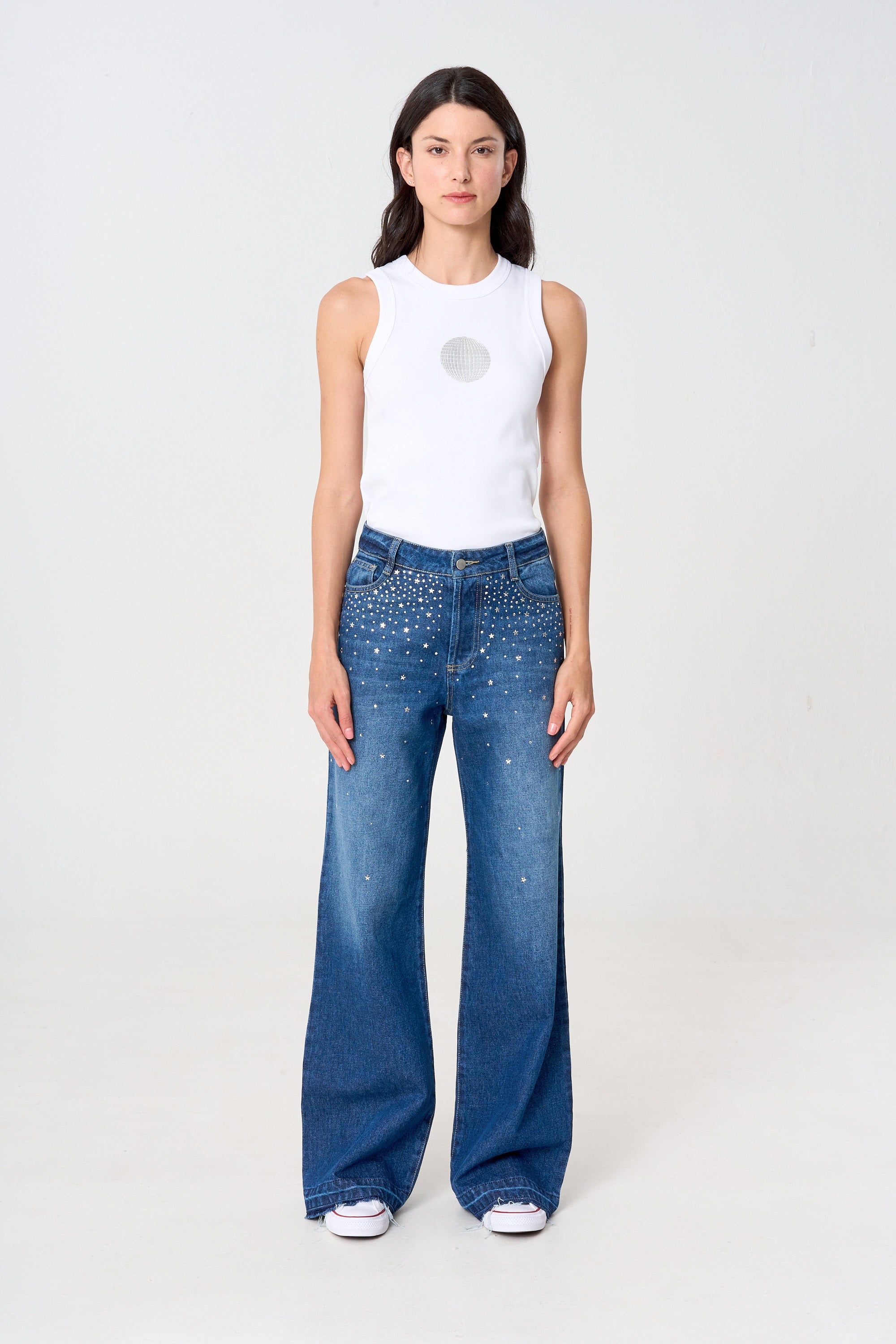 jean femenino oscuro con estrellas 