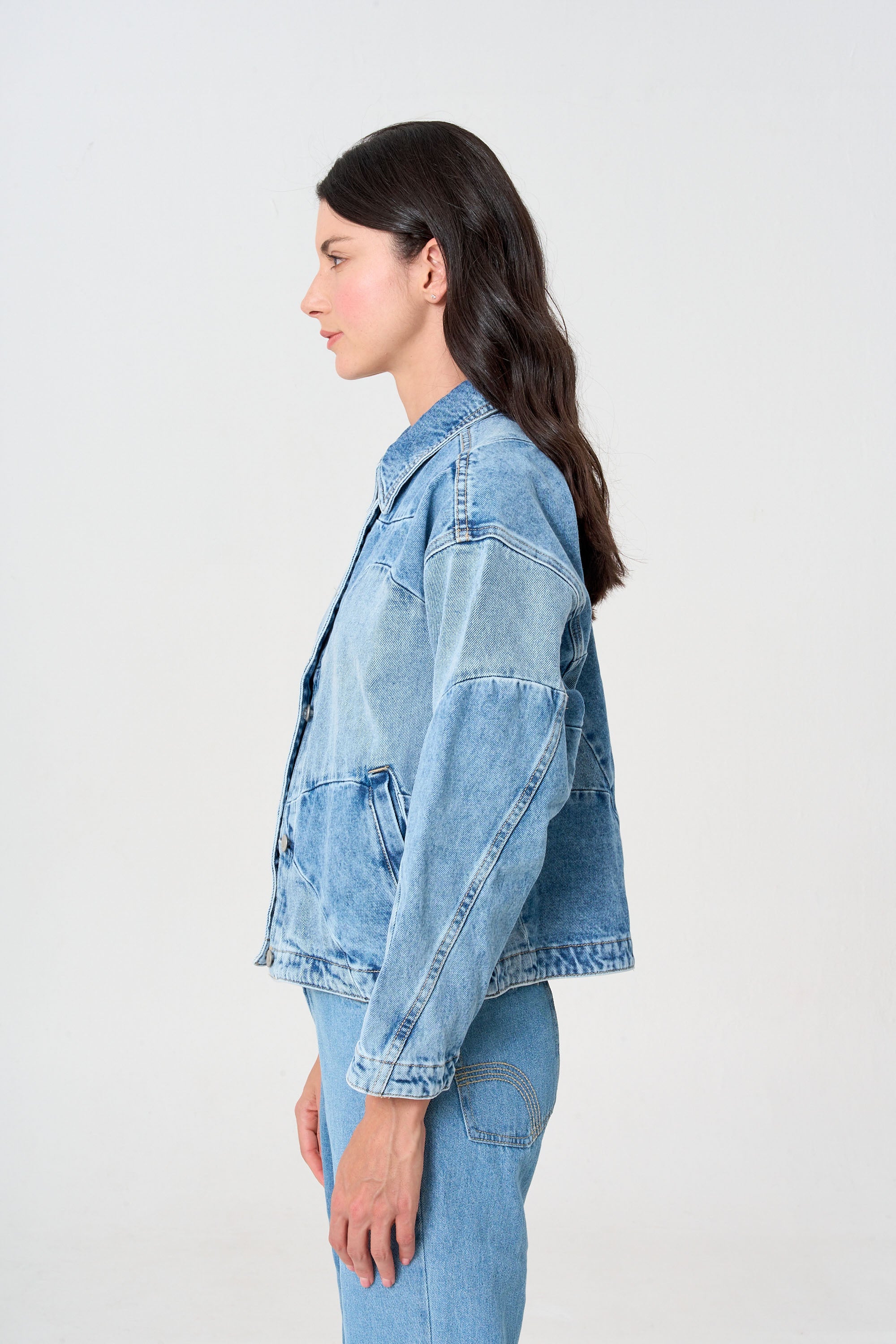 chaqueta femenina en denim