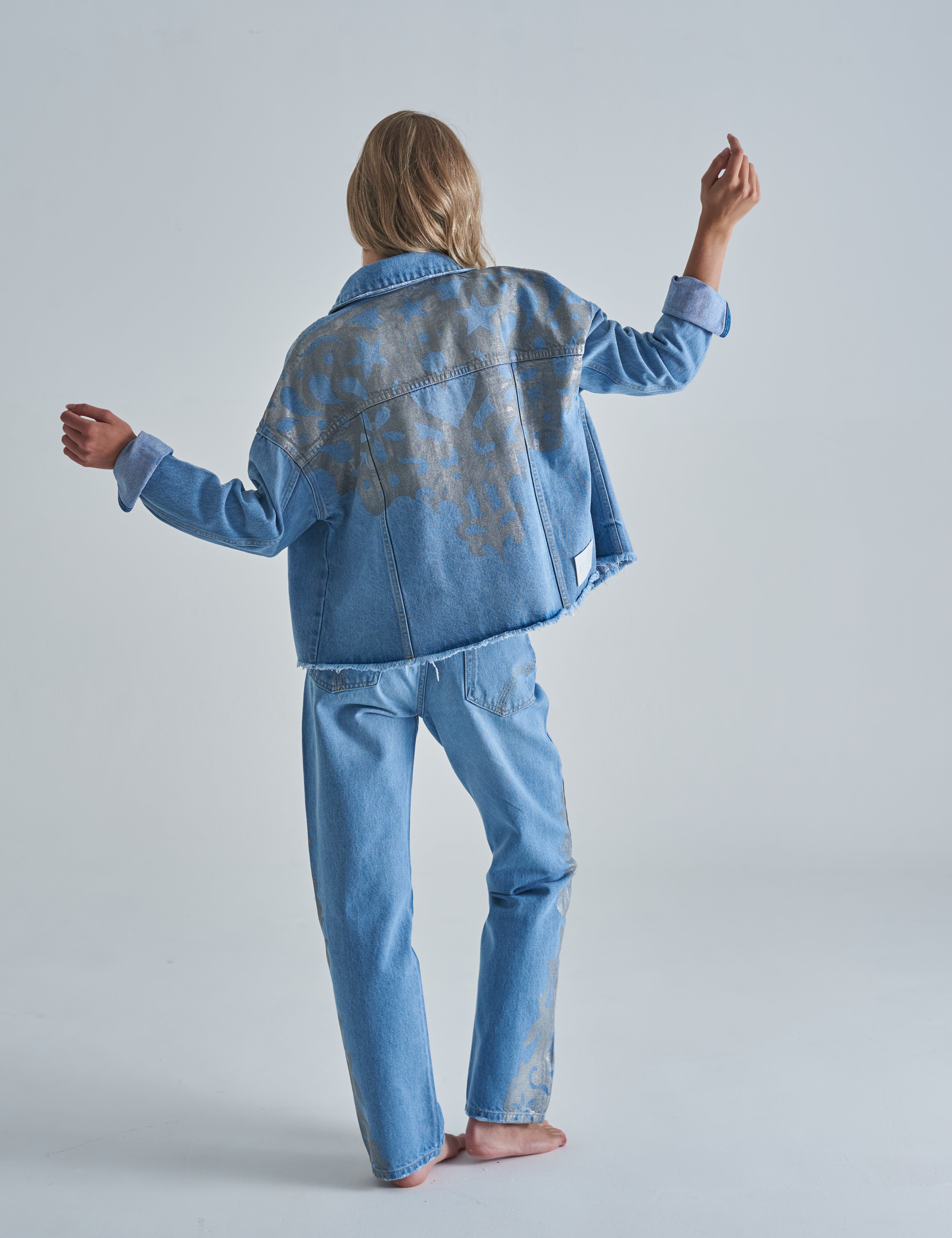 Chaqueta de denim para mujer con detalles únicos