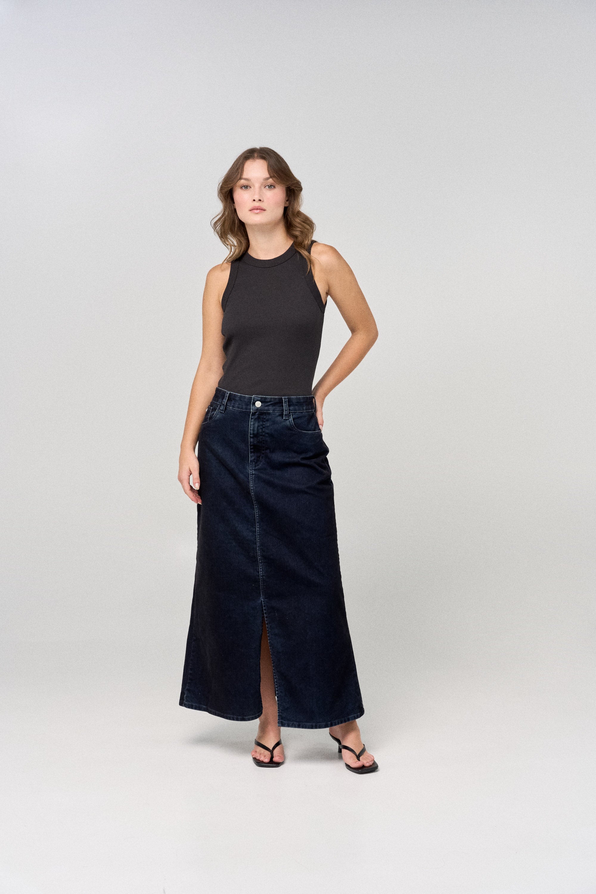 Deep skirt 195