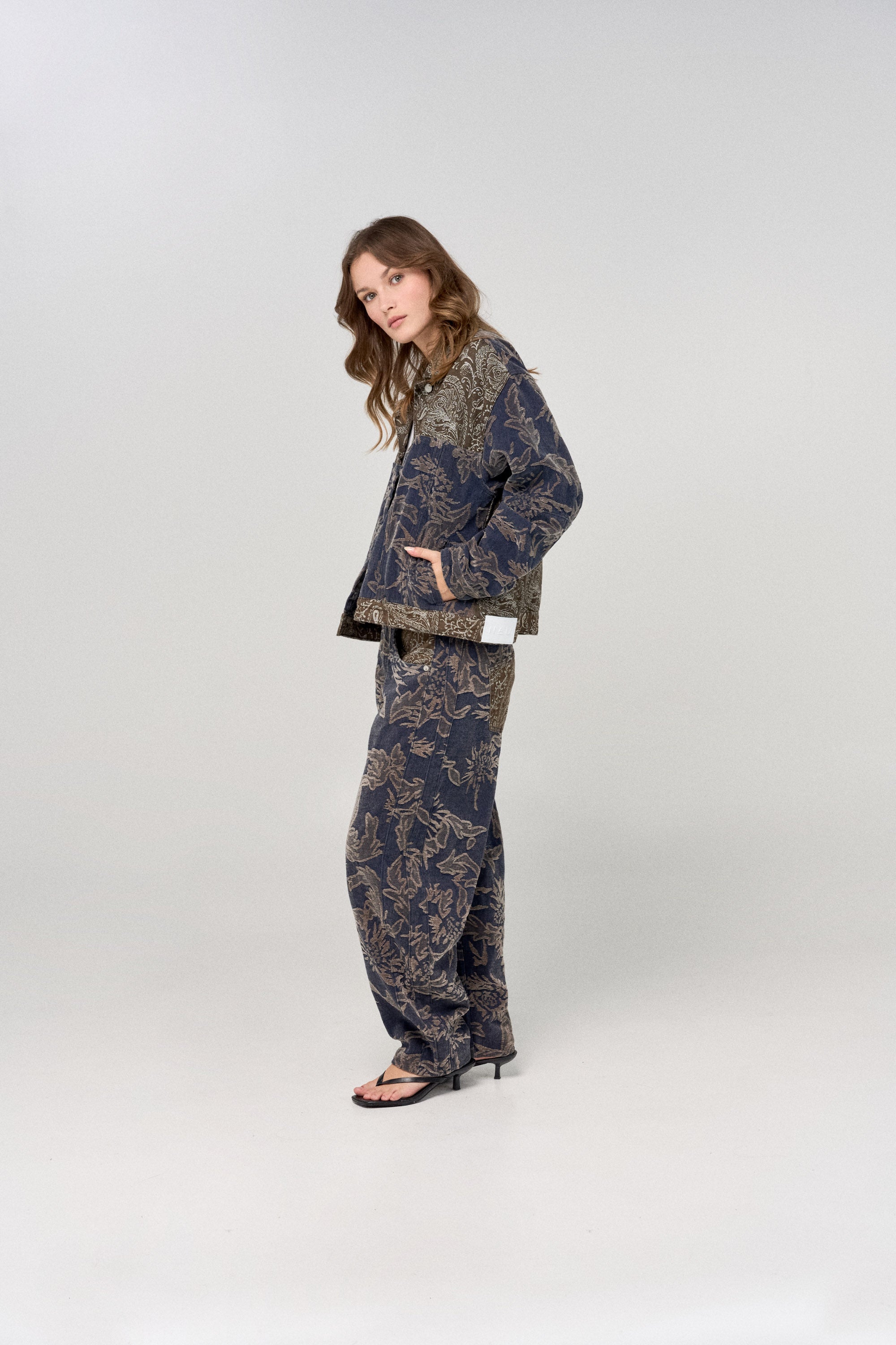 Woven jacket 187