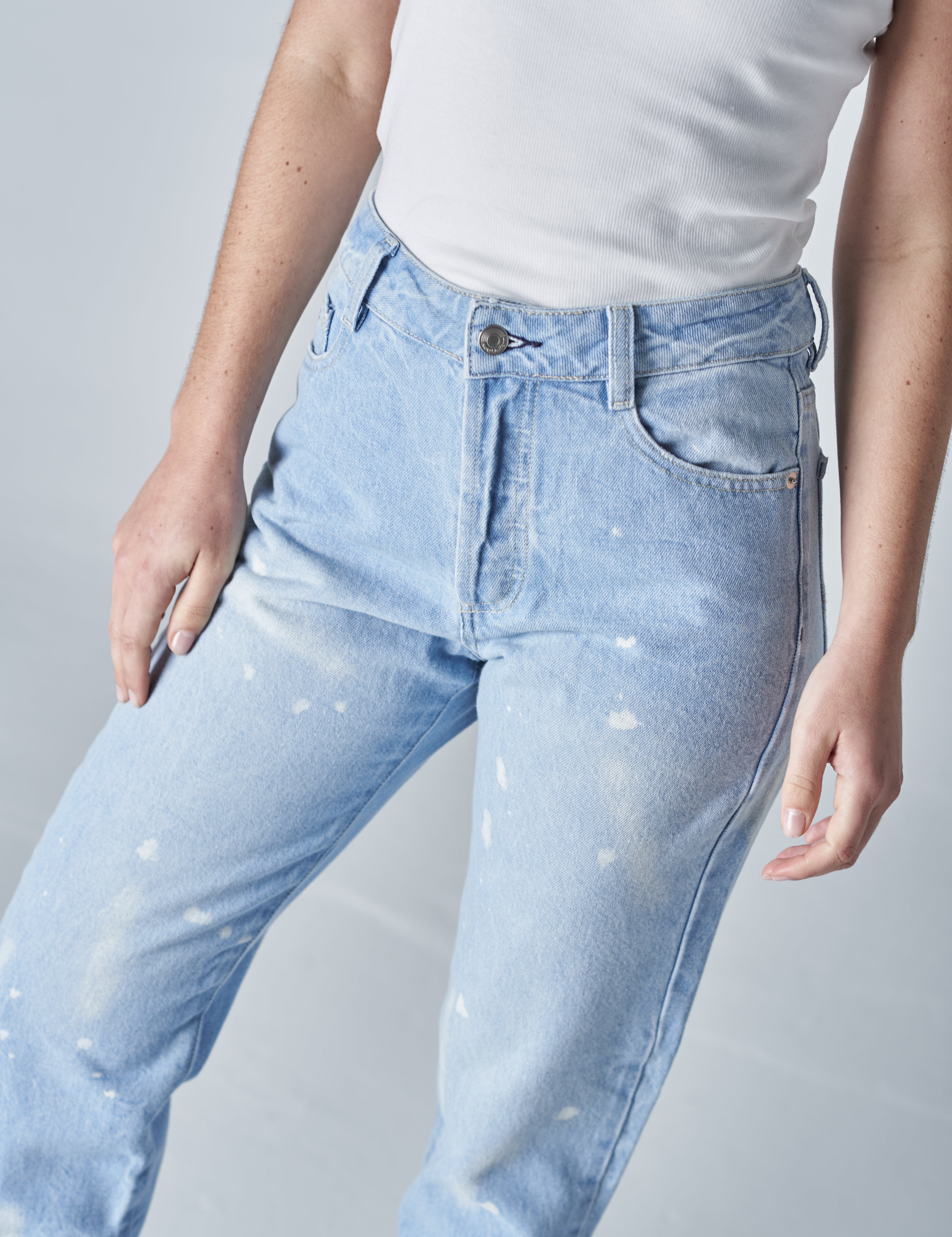 Pantalones mom jeans para mujer rotos y bolsillos, ideales para un look casual
