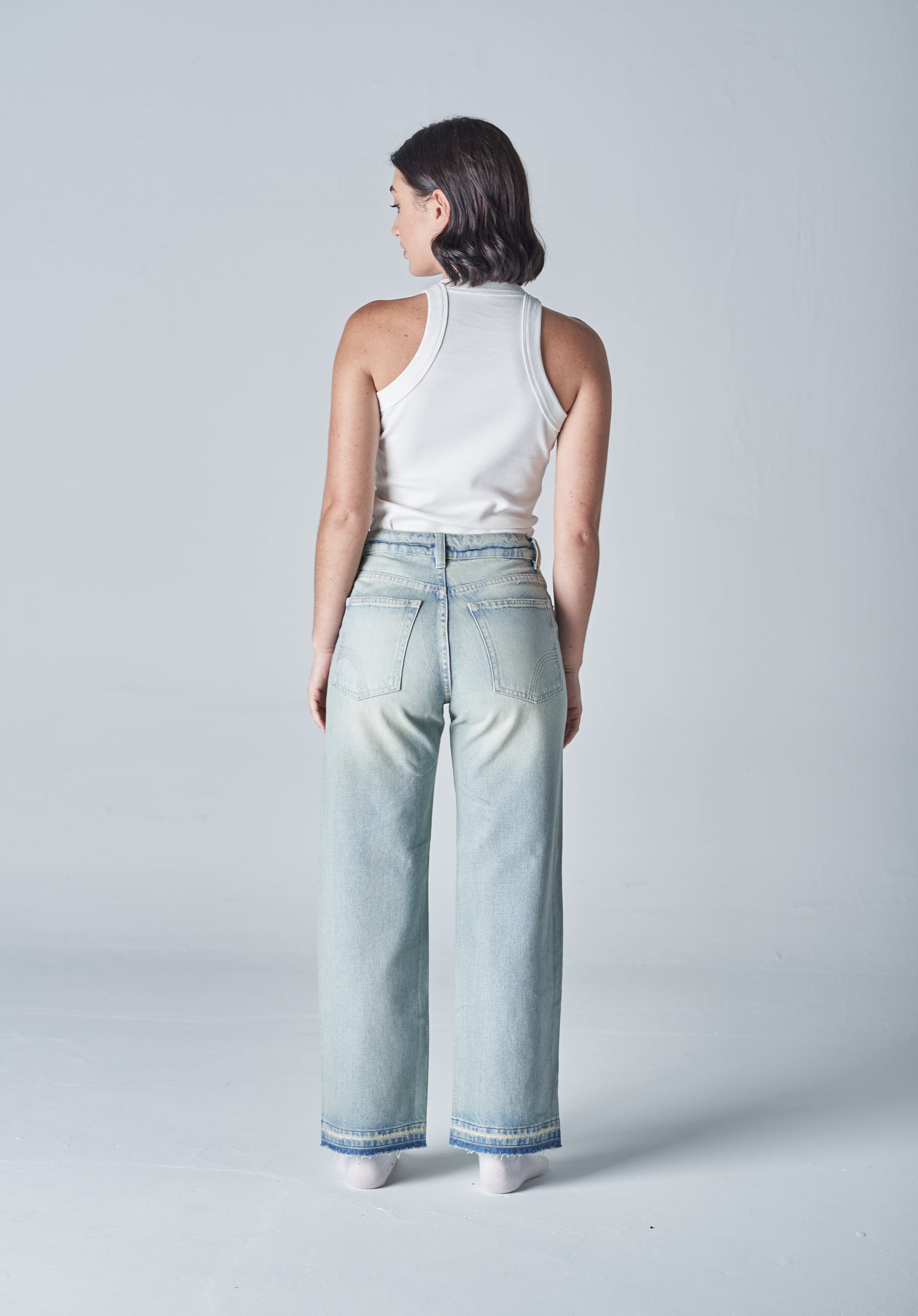 The new Shiny Wide Jean 042