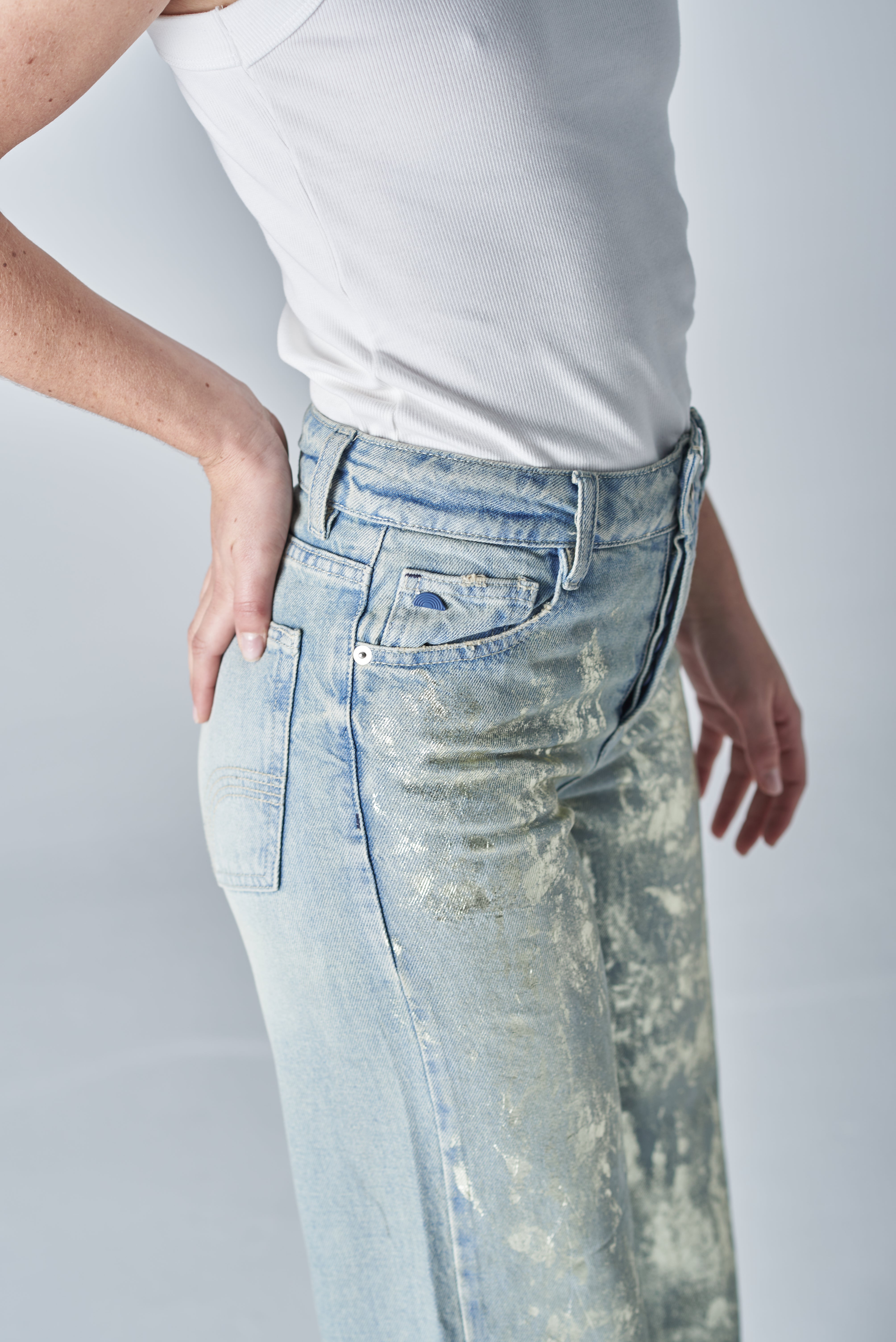 The new Shiny Wide Jean 042