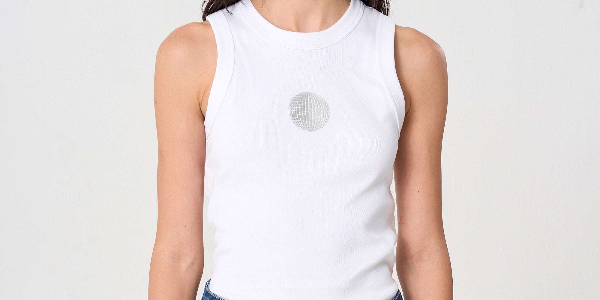 Tank top para mujer en algodón suave y diseño minimalista