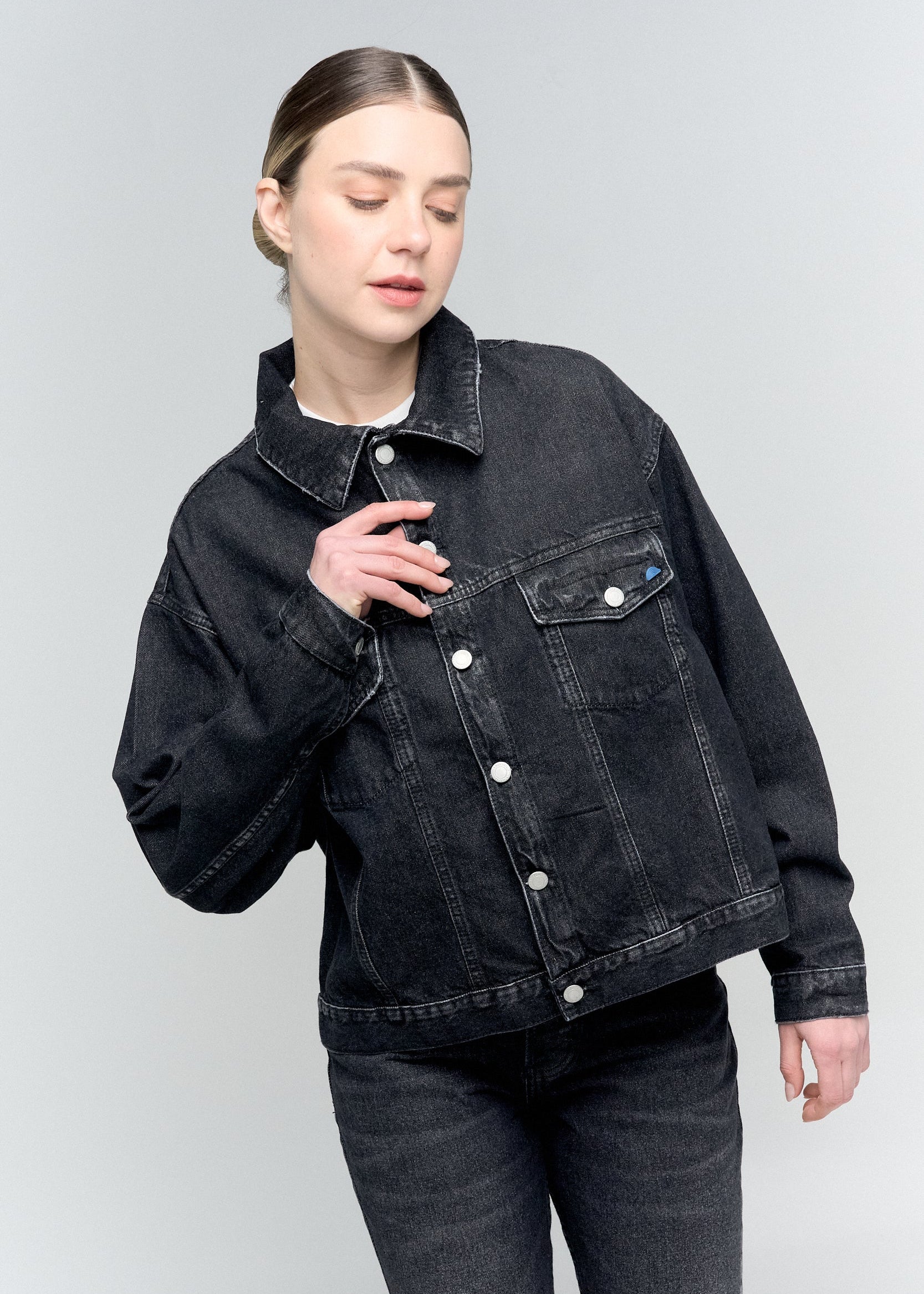 chaqueta en denim negra